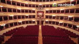 Riprese aeree realizzate da Drone Volovisione allinterno del Teatro alla Scala di Milano [upl. by Nibas]