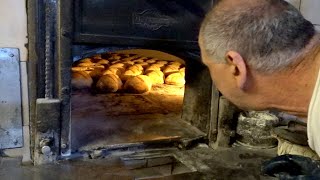 Ottimo Pane Artigianale cotto in un Forno a Legna del 1920 bellissimo iscriviti  Forno Ceralli [upl. by Aelyak]