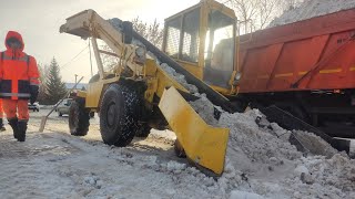 A day at work on snow removal First snow plowing of the season [upl. by Neelhsa356]