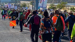 Peregrinos varones salieron este domingo de Querétaro a la Basílica de Guadalupe [upl. by Annael468]