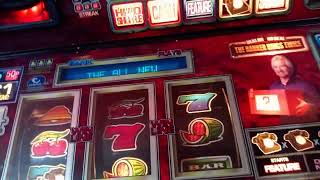 Showing how to activate a note acceptor on my Deal Or No Deal Banker rings twice fruit machine [upl. by Hawk]