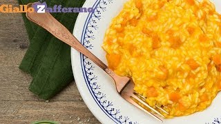 Risotto alla zucca  Ricetta in 1 minuto [upl. by Aehsa740]