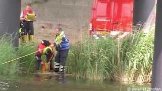 11072013  Duikteams ingezet voor fuik vol paling Rilland [upl. by Annol]