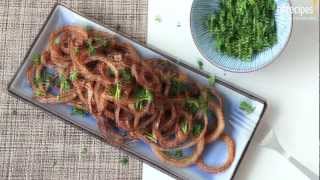 Rezept KnusprigScharf gebratene Zwiebelringe Onion Rings  Allrecipes Deutschland [upl. by Korella]