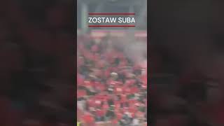 Kibice Górnika Zabrze rzucają racami w kibiców Widzewa Łódź  27102024 [upl. by Alimrahs]