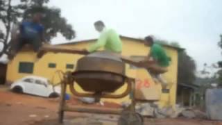 Gimbusy i debile na betoniarce  Idiots on cementmixer funny movie [upl. by Aennaej]