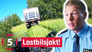 Kapad lastbil leder till livsfarlig jakt på gångvägar  Fångat på polisens kamera  Kanal 5 Sverige [upl. by Ayinat501]