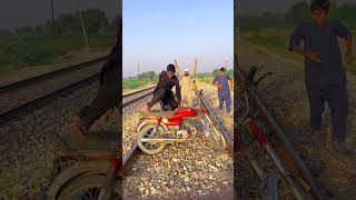 bacchon ki himmat aur bhadri trending train ytshorts yt [upl. by Adnilreh]