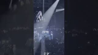 Drop your thoughts in this version of Breaking the Habit thingsiwantedtosay linkinpark concert [upl. by Arihat]