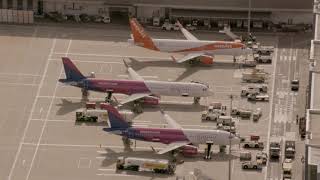 A unique spotting perspective of London Luton Airport [upl. by Pillihp]