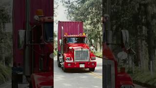 Kenworth T800 bajando con freno de motor tractomulas camiones jakebrake virales viralshorts [upl. by Atinra]