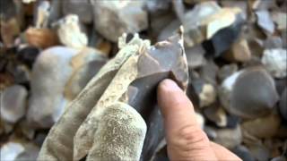 201  22 Spalling Chert Flint for Flintknapping [upl. by Alah574]