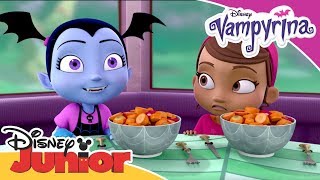 Vampyrina  Nye gæster på spøgelseshotellet  Disney Junior Danmark [upl. by Casandra]