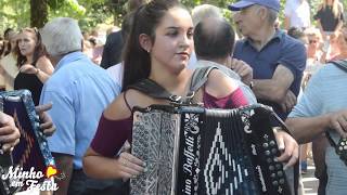 Tocadora mostra como se Toca Concertina em Arcos de Valdevez [upl. by Maury]