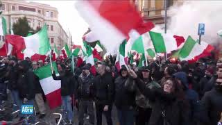 Bologna tensione per le manifestazioni contrapposte [upl. by Decrem]