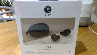 UNBOXING Bang amp Olufsen Beoplay E8 [upl. by Derek]