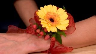 Gerbera Homecoming Dramatic Corsages and Boutonnieres [upl. by Rozek]