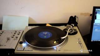 How to DJ Vinyl Mixing Tips and Tricks Tutorial for Beginners  quotThe 32 Beat Rulequot [upl. by Irdua]