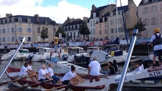 Les jouteurs saffrontent dans le port de Vannes [upl. by Larual]