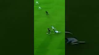 Ronaldinho Magic 🪄🇧🇷 ronaldinho soccer futebol skills [upl. by Ahsiekan727]