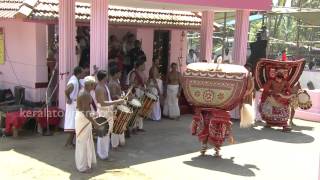 Vettakkorumakan Theyyam Oorppezhachi Theyyam and Kaliyattam [upl. by Rinna]