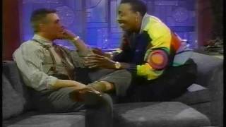 VAN DAMME EN EL SHOW DE ARSENIO HALL 1991 [upl. by Kreit69]