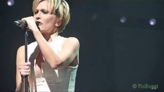 Patricia Kaas chante Piaf quotNon je ne regrette rienquot  Olympia 28022013 [upl. by China]