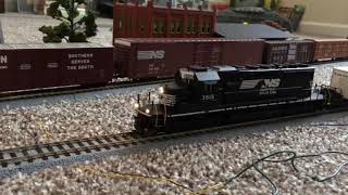 Ho Scale Athearn RTR SD402 3515 with Soundtraxx Econami Sound DCC ENJOY [upl. by Ahsykal]