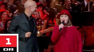 Daimi amp Troels Lyby  Jul hele året  DRs Store Juleshow 2015  DR1 [upl. by Gemina271]