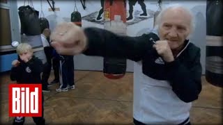 Mit 90 Jahren  Deutschlands ältester BoxTrainer  Liegestützen zum Aufwärmen [upl. by Llenel]