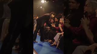 Sidharth Malhotra paused his ramp walk to honor the legendary Zeenat Aman [upl. by Morrissey]