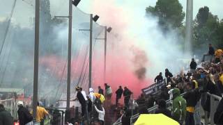 FSV FrankfurtDynamo Dresden 11 Pyro und Platzsturm [upl. by Sherer]