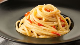 SPAGHETTI AGLIO OLIO E PEPERONCINO  Gustosi e pronti in 10 minuti [upl. by Evie]