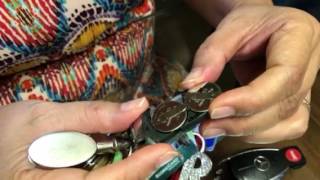 How to change the battery of 2009 MB ML350 Key fob [upl. by Bajaj]