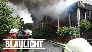 Schule brennt  Turnhalle in Flammen [upl. by Jehoash]