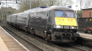 Fantastic Few Hours At Wilmslow Station Freightamp passenger Trains Light Loco 10424 [upl. by Ynnel]