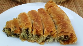 Hazır yufkadan el açması tadında ıspanaklı börek  Kolay börek tarifleri [upl. by Natalya]