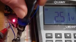 Some basic multimeter measurements of LM393 LM393N comparator circuit [upl. by Eba802]