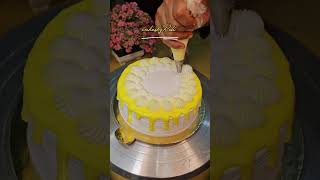 Yellow dripping cake decoration ideas ytshorts shorts trending viral video cakesbyRoli [upl. by Iman]