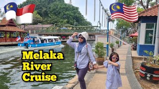 Naik Melaka River Cruise  Mengelilingi Kota Bandaraya Melaka Bersejarah [upl. by Hawger]