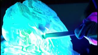 Master Ice Sculptor Transforms Block of Ice into Stunning Art in Seconds [upl. by Eitsym]