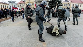 Starcia z milicją na Rynku w Bochni Inscenizacja demonstracji i walki z ZOMO 11122021 [upl. by Howes386]