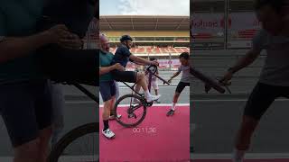 🏎️ Pit Stop de Ciclismo al Estilo F1 en La Mussara 24H 🚴🏼‍♂️  carlosaizpunbike [upl. by Anastos]