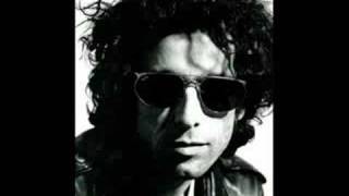 Andrés Calamaro  Los dientes apretados [upl. by Ybrad]