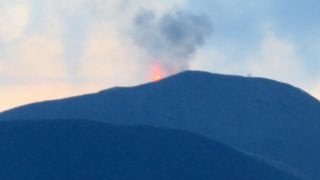 India’s Barren Island volcano erupts spews lava into air [upl. by Alien68]