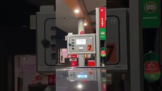 Günstig Tanken in Polen  144€ pro Liter Benzin automobile autofahrt [upl. by Katherin957]