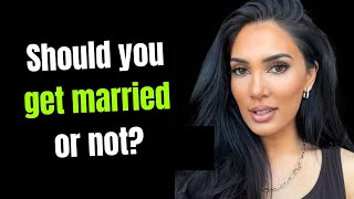 Who gets more benefits in marriage  Sadia Khan [upl. by Anna-Diana]