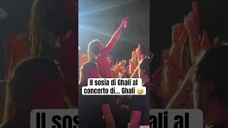 IL SOSIA di GHALI al concerto di… GHALI 😂 [upl. by Barrow]