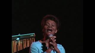 Dionne Warwick  Anyone who had a heart live [upl. by Anivlac]