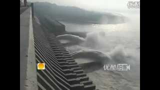 shocking view of flood discharge of the Three Gorges Damflv [upl. by Nabois]